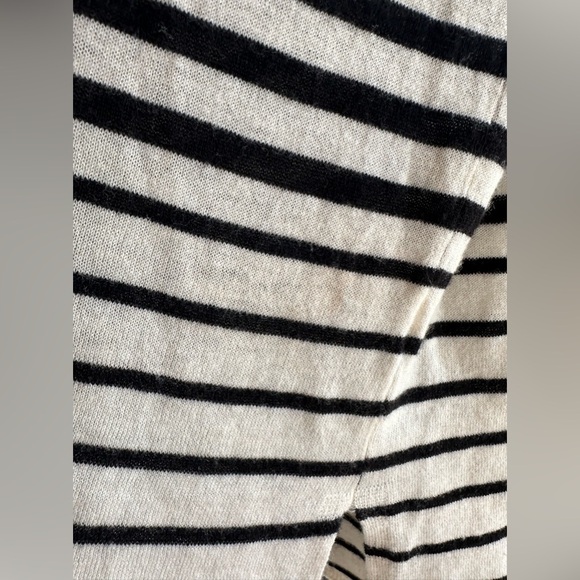 Vince Striped Ombré striped black cream Long Sleeve lightweight  sweater SZ M - Picture 10 of 12